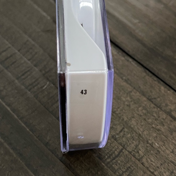 M·A·C Lashes | 43 - Picture 2 of 3